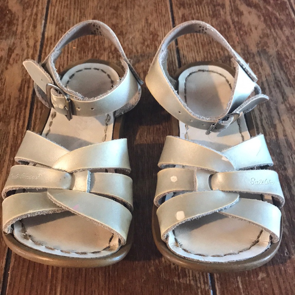 Little girls saltwater sandals